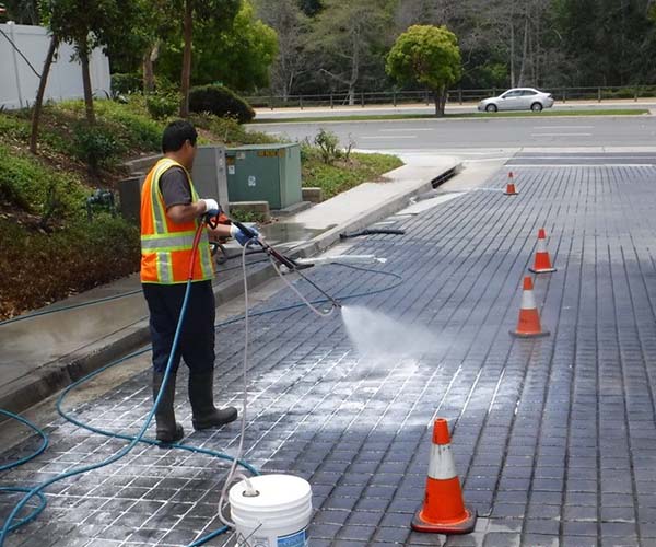 commercial-pressure-washing-and-cleaning