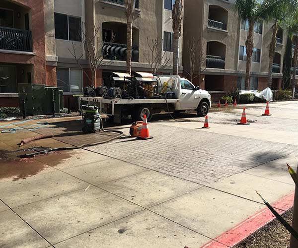 commercial-pressure-washing-cleaning