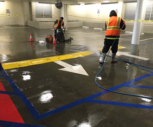parking-lot-pressure-washing